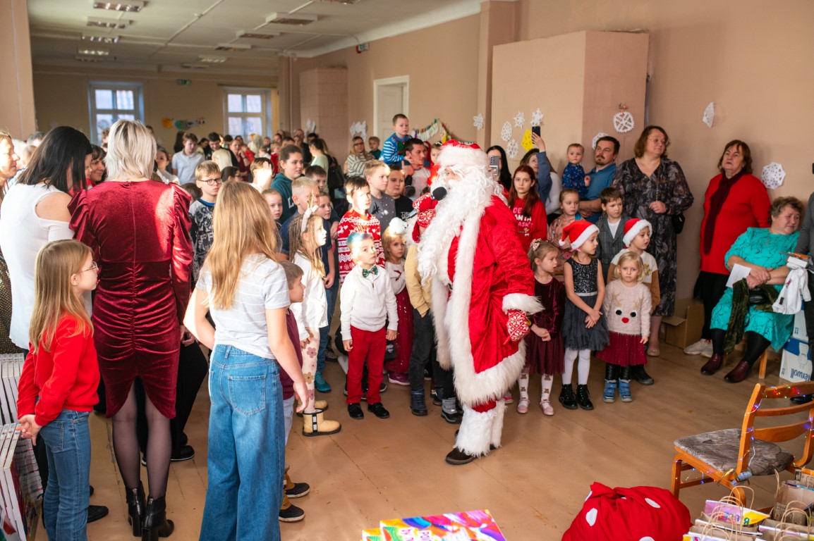 Latvia Charity Bank Kuldiga 202512 labdaribas pasakums gimenem foto-